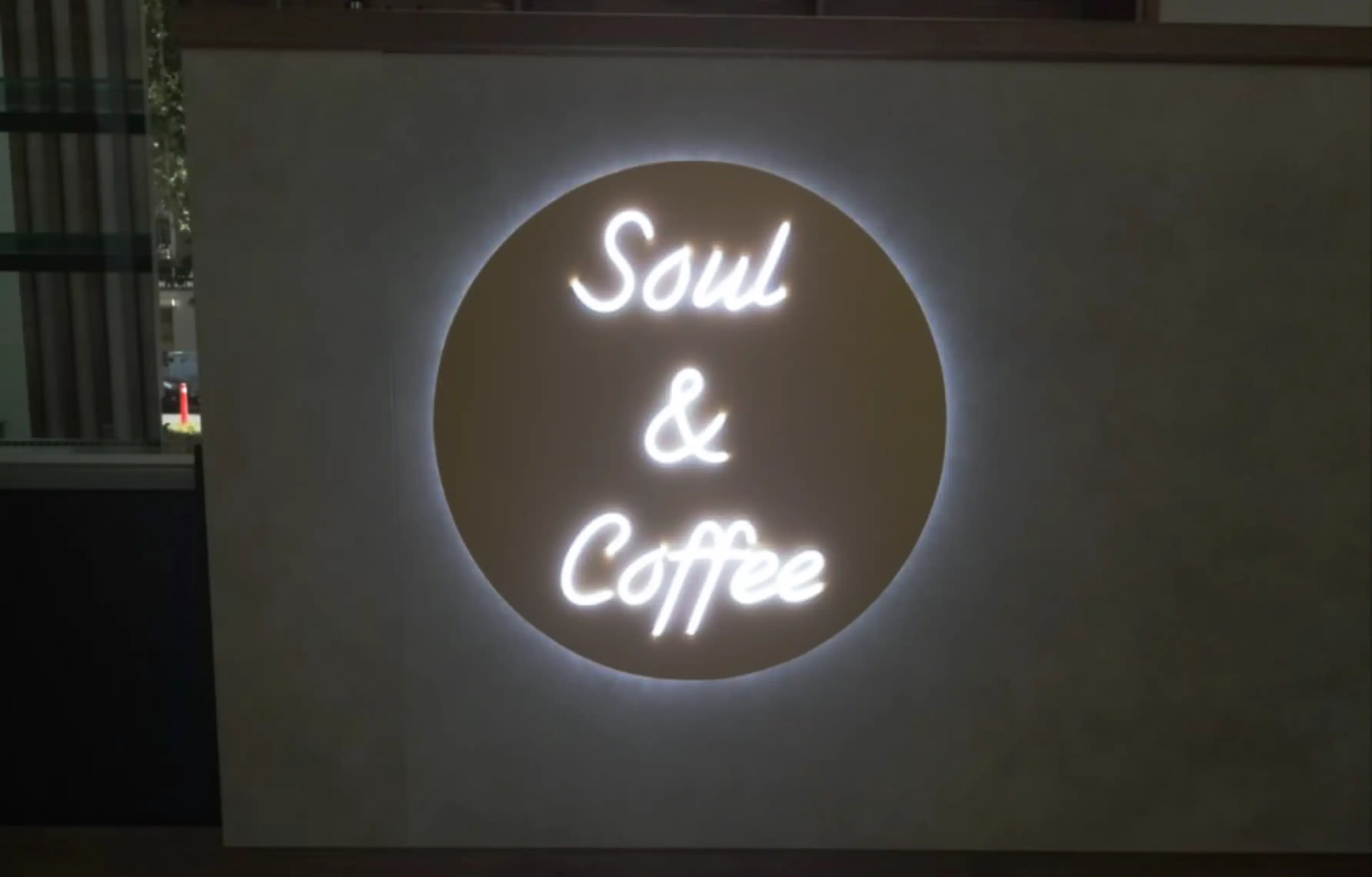 Неон вночі Одеса